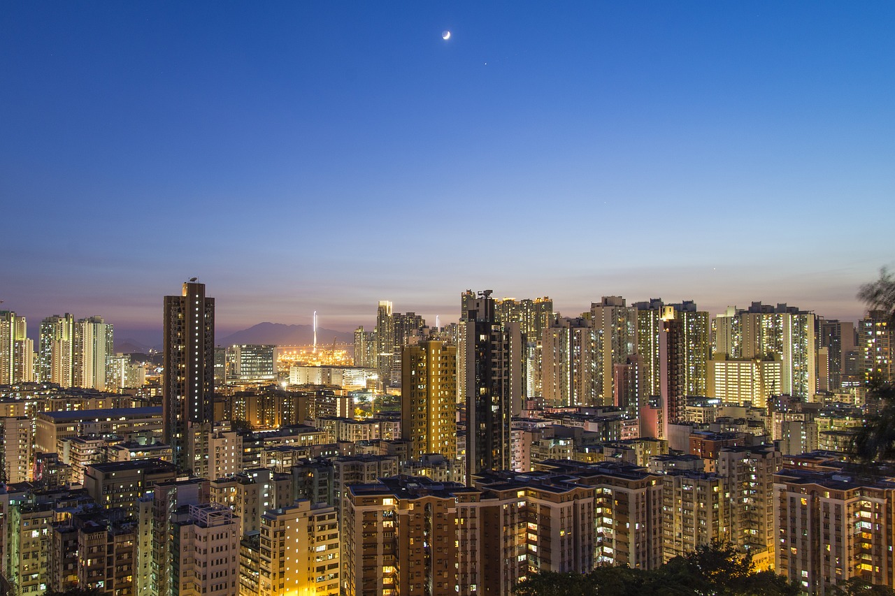 香港杂志最新报道，揭示新时代的繁荣与挑战并存