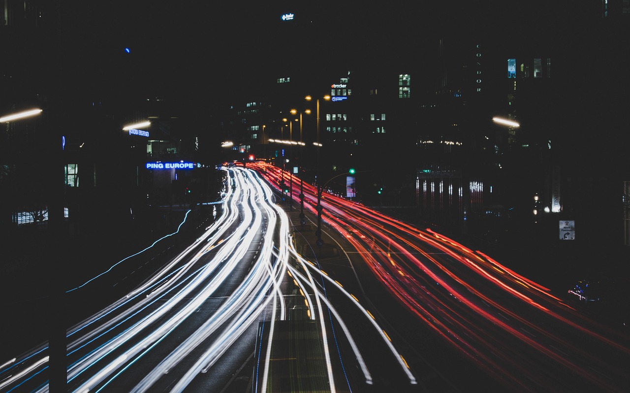 最新夜成像技术揭秘，黑暗中的世界一览无遗